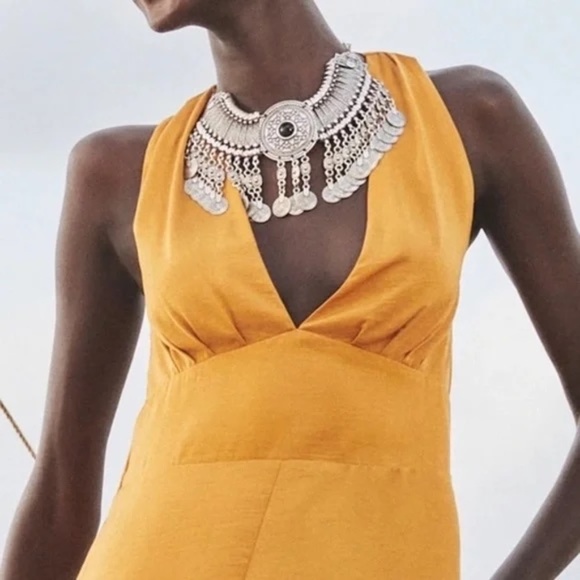 Banana Republic Halter Maxi Dres,  Size 4 - Picture 10 of 15